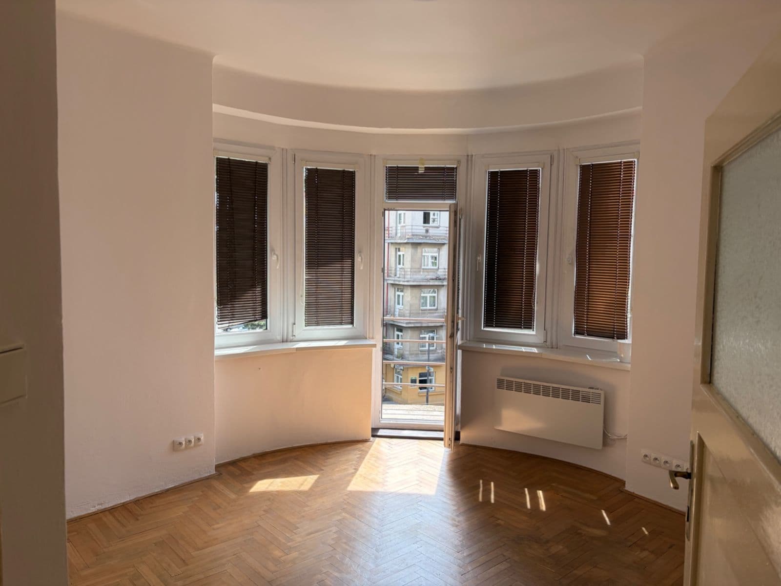 Prenájom bytu 2-izbový 70 m², Minská, Praha, Praha Prenájom bytu 2-izbový 70 m², Minská, Praha, Praha