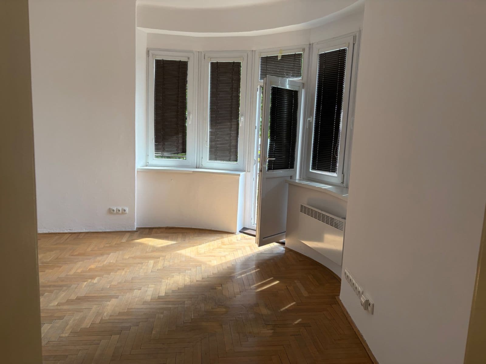 Prenájom bytu 2-izbový 70 m², Minská, Praha, Praha Prenájom bytu 2-izbový 70 m², Minská, Praha, Praha
