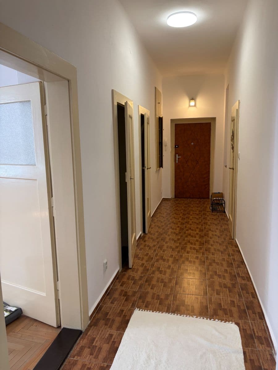 Prenájom bytu 2-izbový 70 m², Minská, Praha, Praha Prenájom bytu 2-izbový 70 m², Minská, Praha, Praha