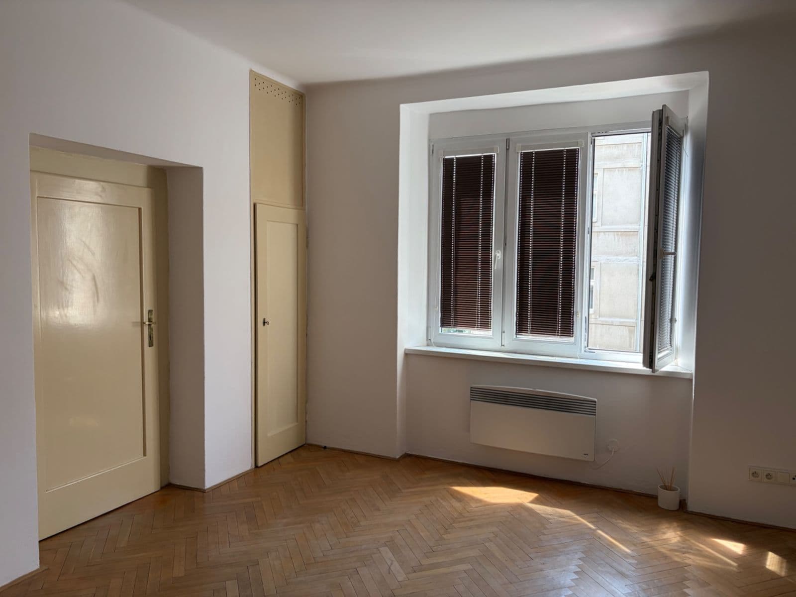 Prenájom bytu 2-izbový 70 m², Minská, Praha, Praha Prenájom bytu 2-izbový 70 m², Minská, Praha, Praha