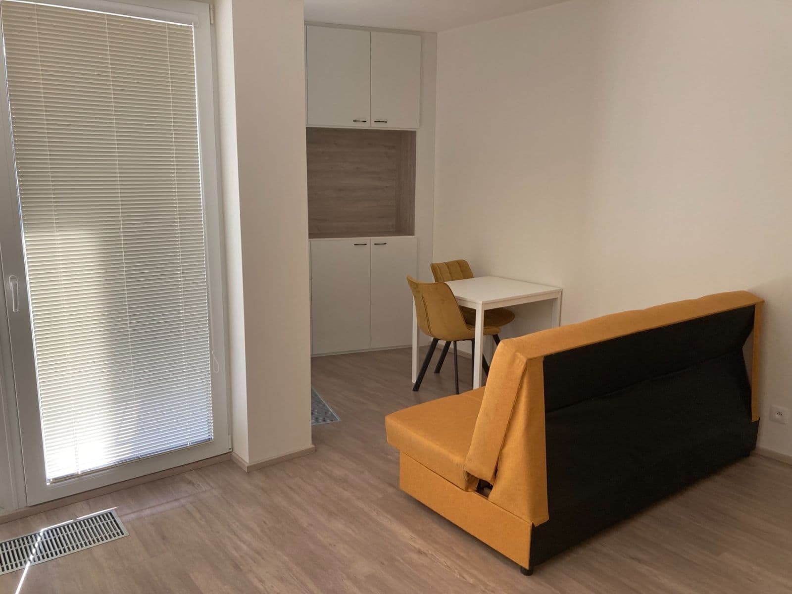 Prenájom bytu 1-izbový 31 m², Šternovská, Praha, Praha Prenájom bytu 1-izbový 31 m², Šternovská, Praha, Praha