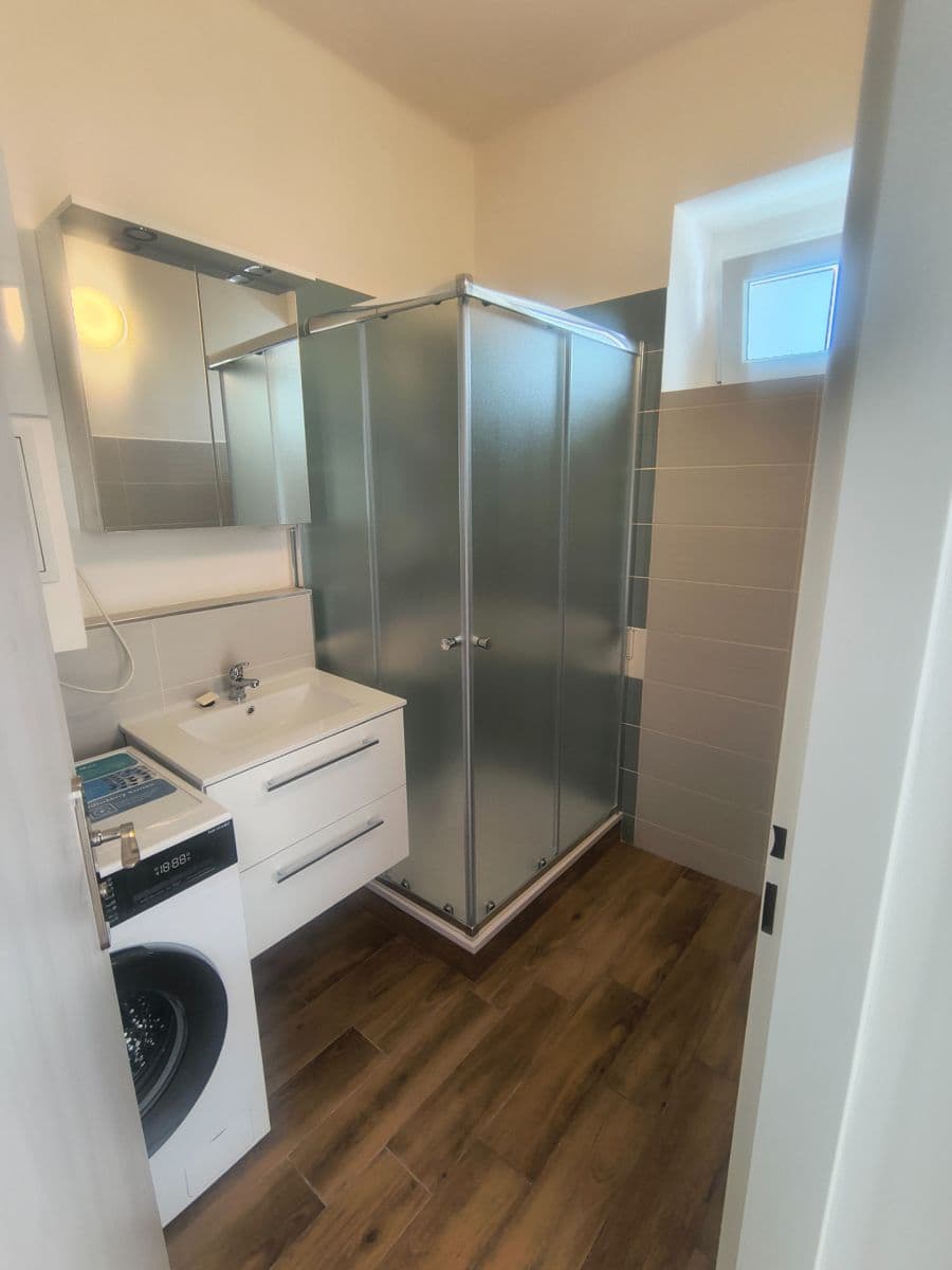 Prenájom bytu 3-izbový 74 m², Sladkovského, Kolín, Středočeský kraj Prenájom bytu 3-izbový 74 m², Sladkovského, Kolín, Středočeský kraj