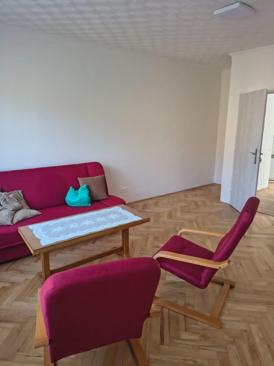 Prenájom bytu 3-izbový 74 m², Sladkovského, Kolín, Středočeský kraj Prenájom bytu 3-izbový 74 m², Sladkovského, Kolín, Středočeský kraj