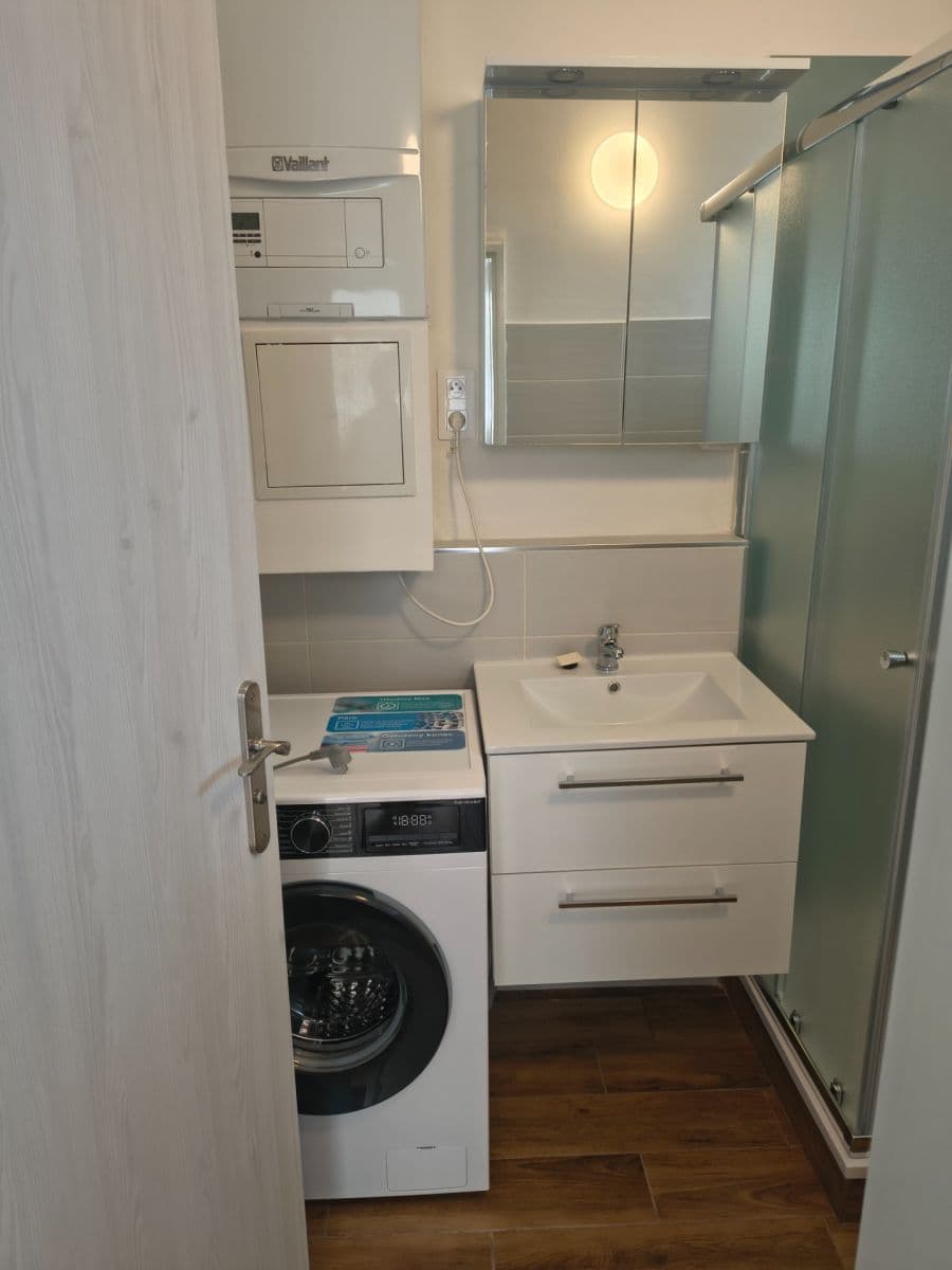 Prenájom bytu 3-izbový 74 m², Sladkovského, Kolín, Středočeský kraj Prenájom bytu 3-izbový 74 m², Sladkovského, Kolín, Středočeský kraj