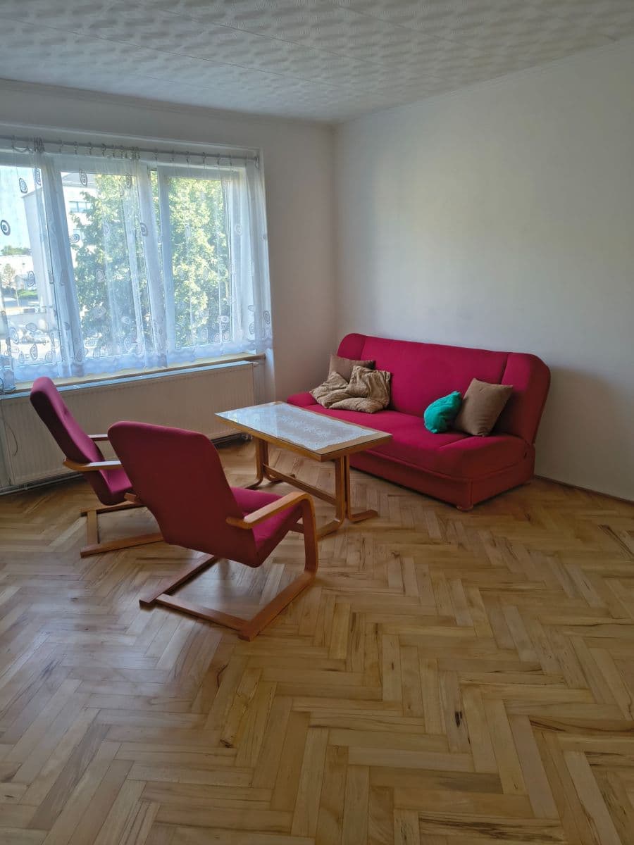 Prenájom bytu 3-izbový 74 m², Sladkovského, Kolín, Středočeský kraj Prenájom bytu 3-izbový 74 m², Sladkovského, Kolín, Středočeský kraj