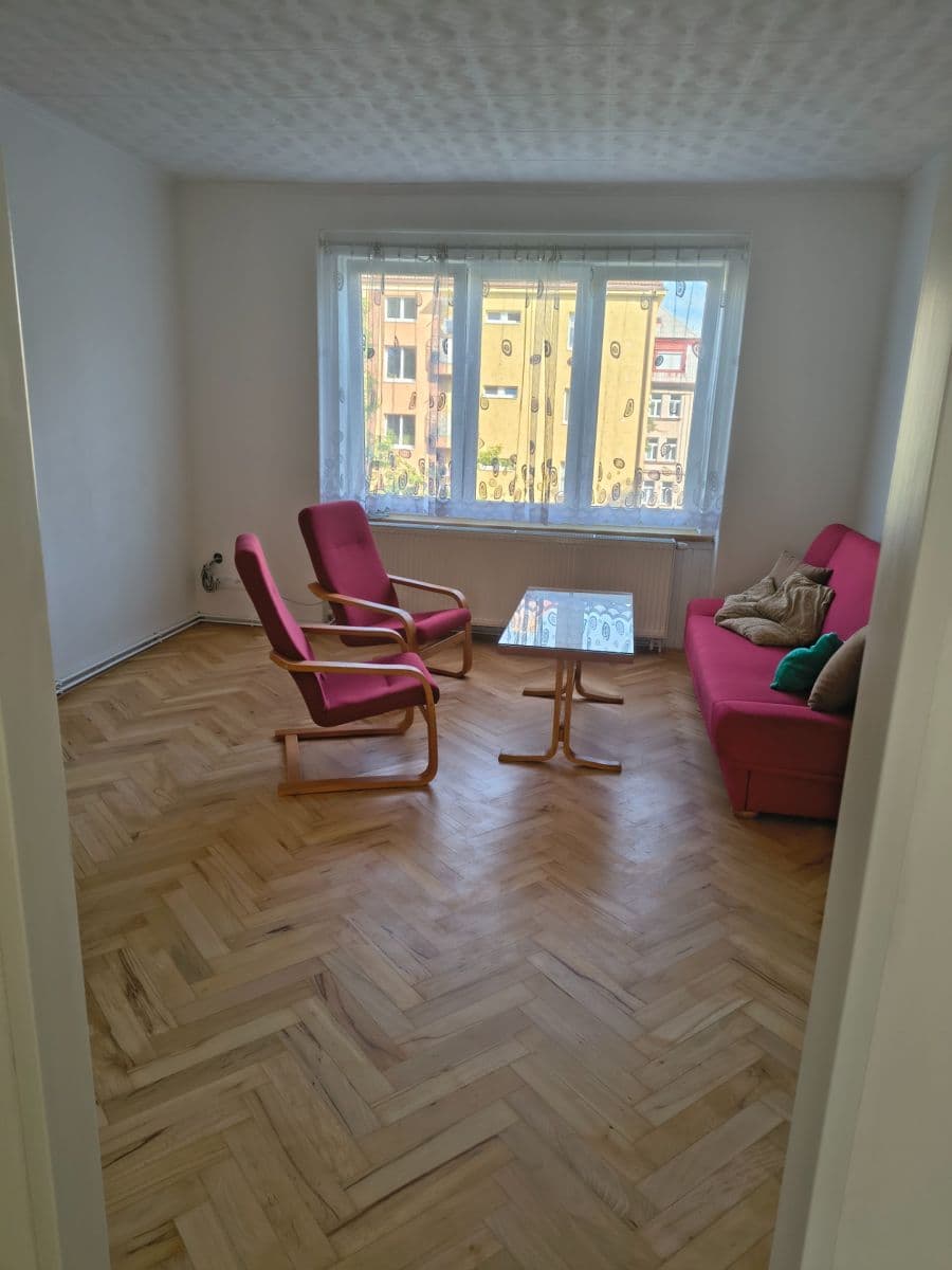 Prenájom bytu 3-izbový 74 m², Sladkovského, Kolín, Středočeský kraj Prenájom bytu 3-izbový 74 m², Sladkovského, Kolín, Středočeský kraj