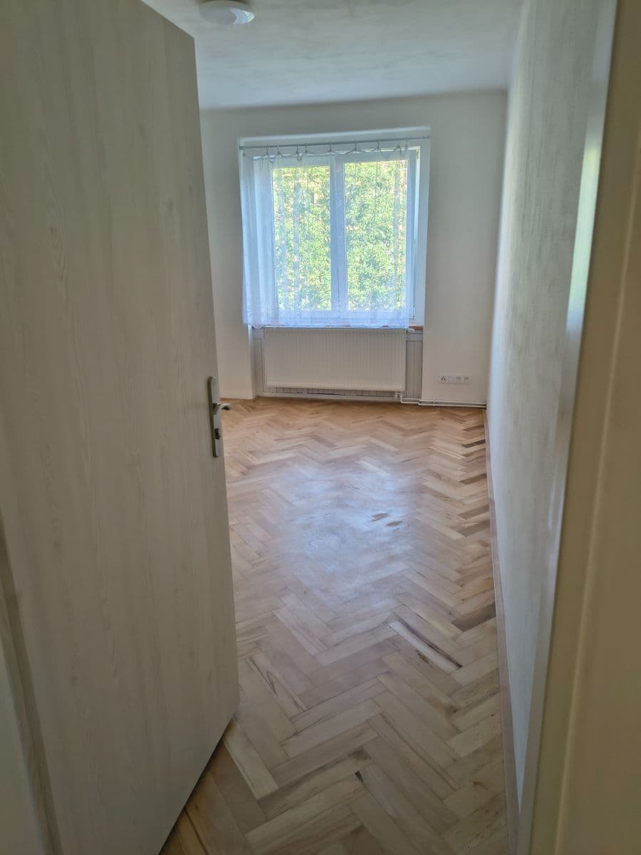 Prenájom bytu 3-izbový 74 m², Sladkovského, Kolín, Středočeský kraj Prenájom bytu 3-izbový 74 m², Sladkovského, Kolín, Středočeský kraj