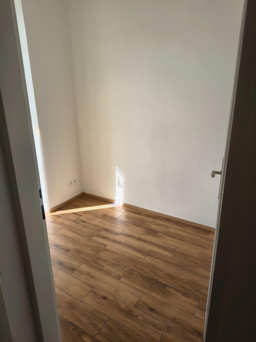 Prenájom bytu 3-izbový 74 m², Sladkovského, Kolín, Středočeský kraj Prenájom bytu 3-izbový 74 m², Sladkovského, Kolín, Středočeský kraj