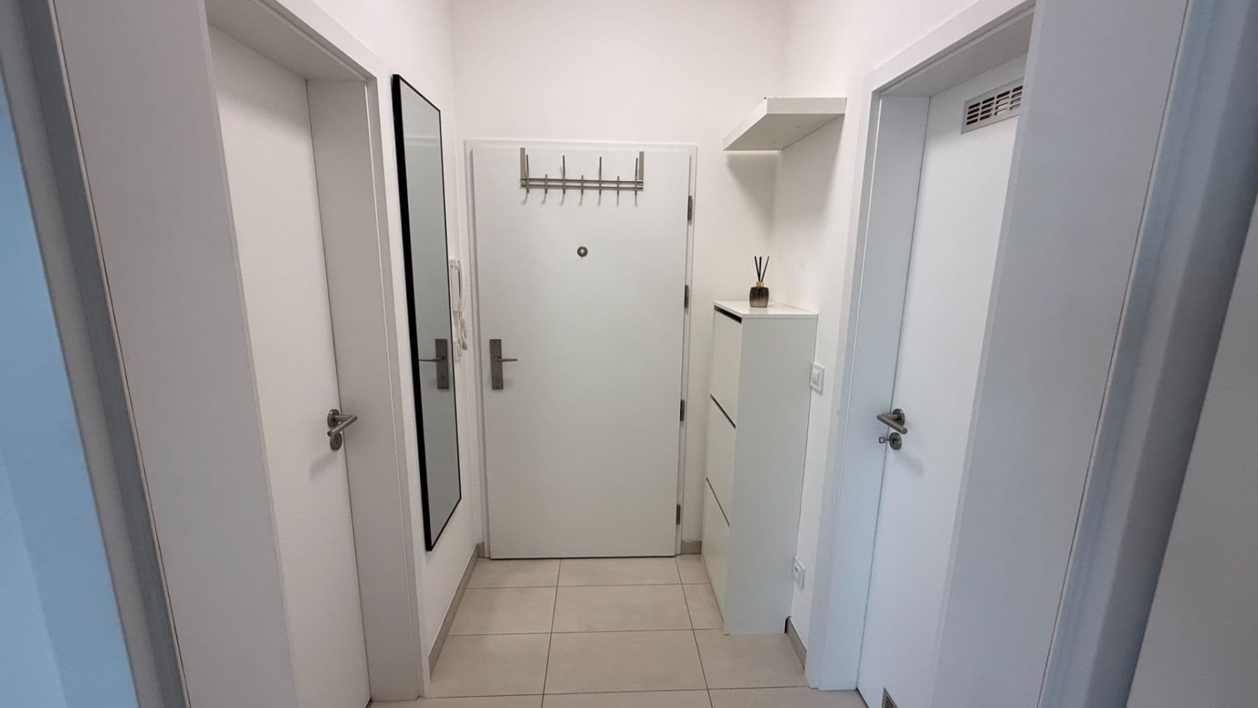 Prenájom bytu 2-izbový 49 m², Zvěřinova, Praha, Praha Prenájom bytu 2-izbový 49 m², Zvěřinova, Praha, Praha