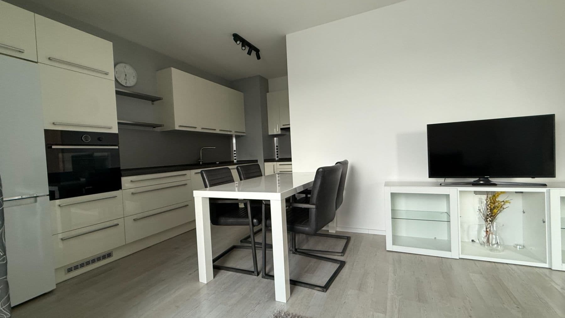 Prenájom bytu 2-izbový 49 m², Zvěřinova, Praha, Praha Prenájom bytu 2-izbový 49 m², Zvěřinova, Praha, Praha