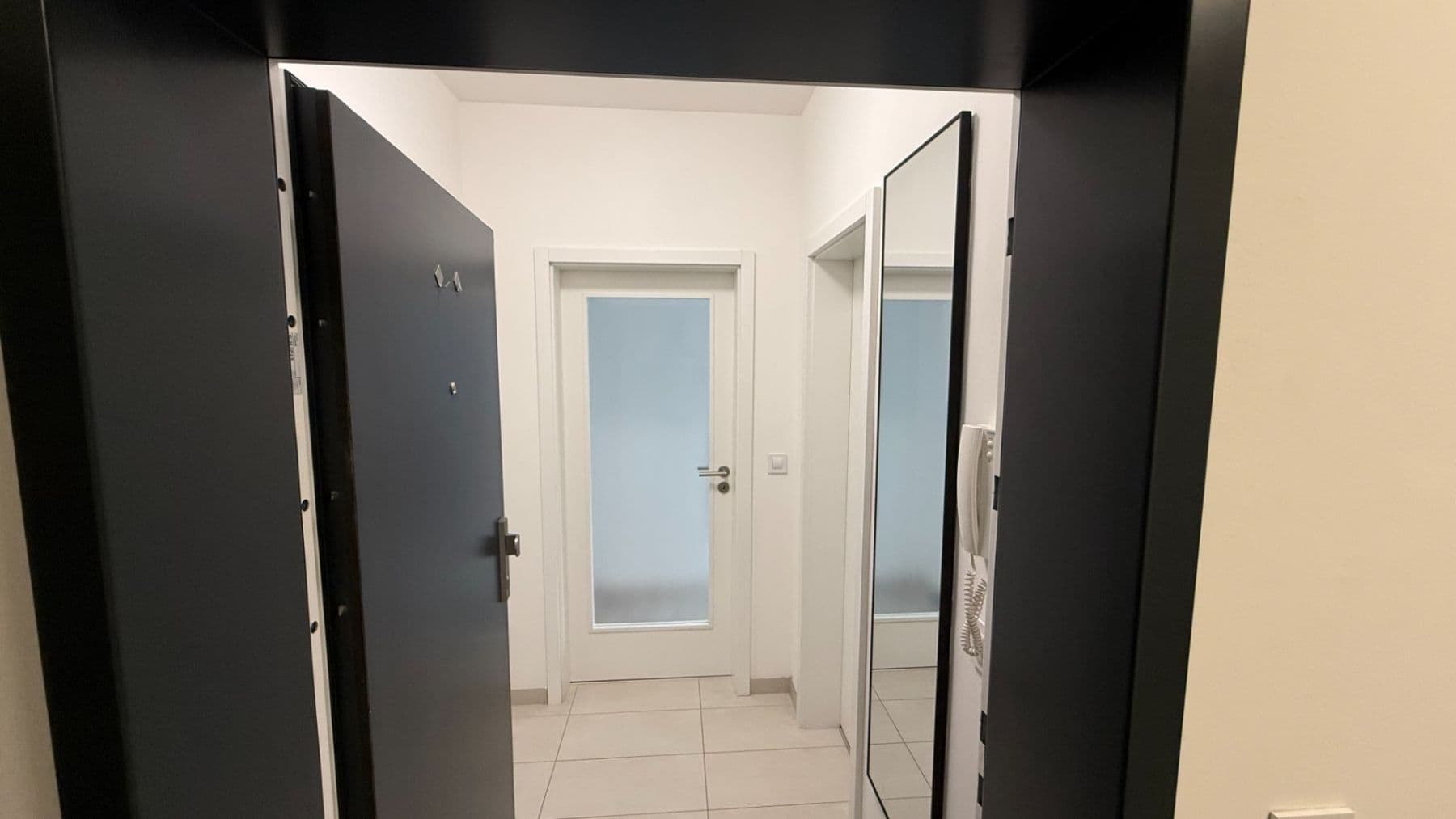 Prenájom bytu 2-izbový 49 m², Zvěřinova, Praha, Praha Prenájom bytu 2-izbový 49 m², Zvěřinova, Praha, Praha