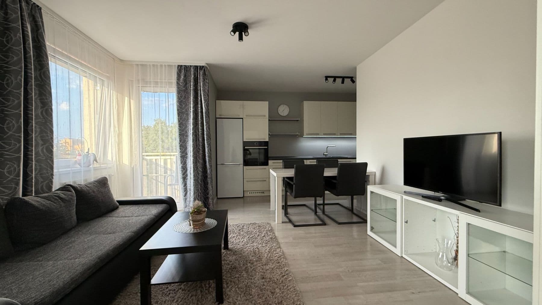 Prenájom bytu 2-izbový 49 m², Zvěřinova, Praha, Praha Prenájom bytu 2-izbový 49 m², Zvěřinova, Praha, Praha