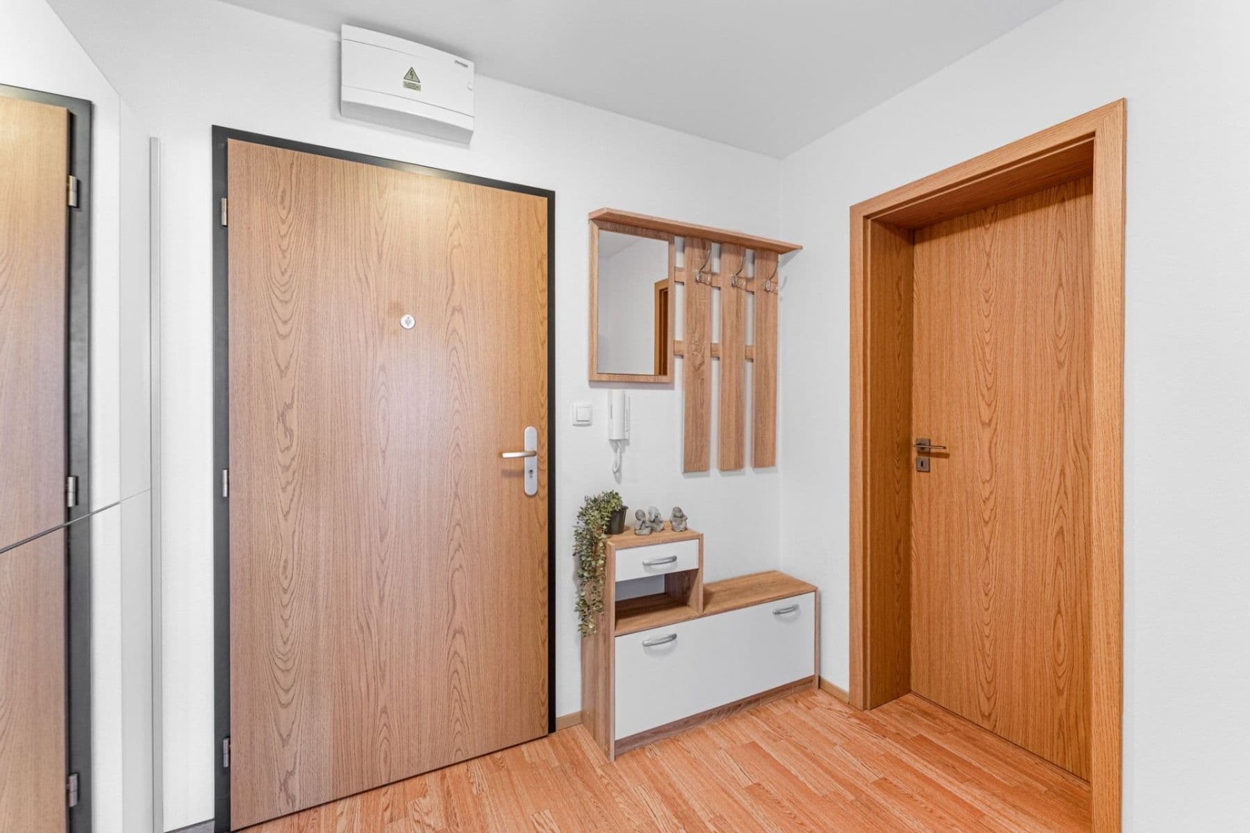 Prenájom bytu 2-izbový 52 m², Ječná, Hostivice, Středočeský kraj Prenájom bytu 2-izbový 52 m², Ječná, Hostivice, Středočeský kraj