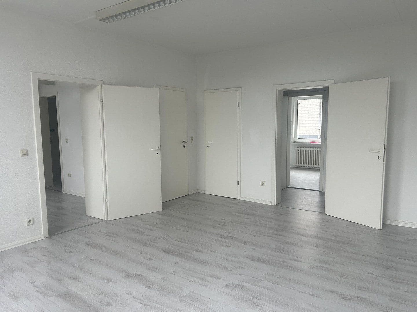 Prenájom kancelárie 100 m², Schützenstraße 28, Remscheid, Severné Porýnie - Westfálsko Prenájom kancelárie 100 m², Schützenstraße 28, Remscheid, Severné Porýnie - Westfálsko