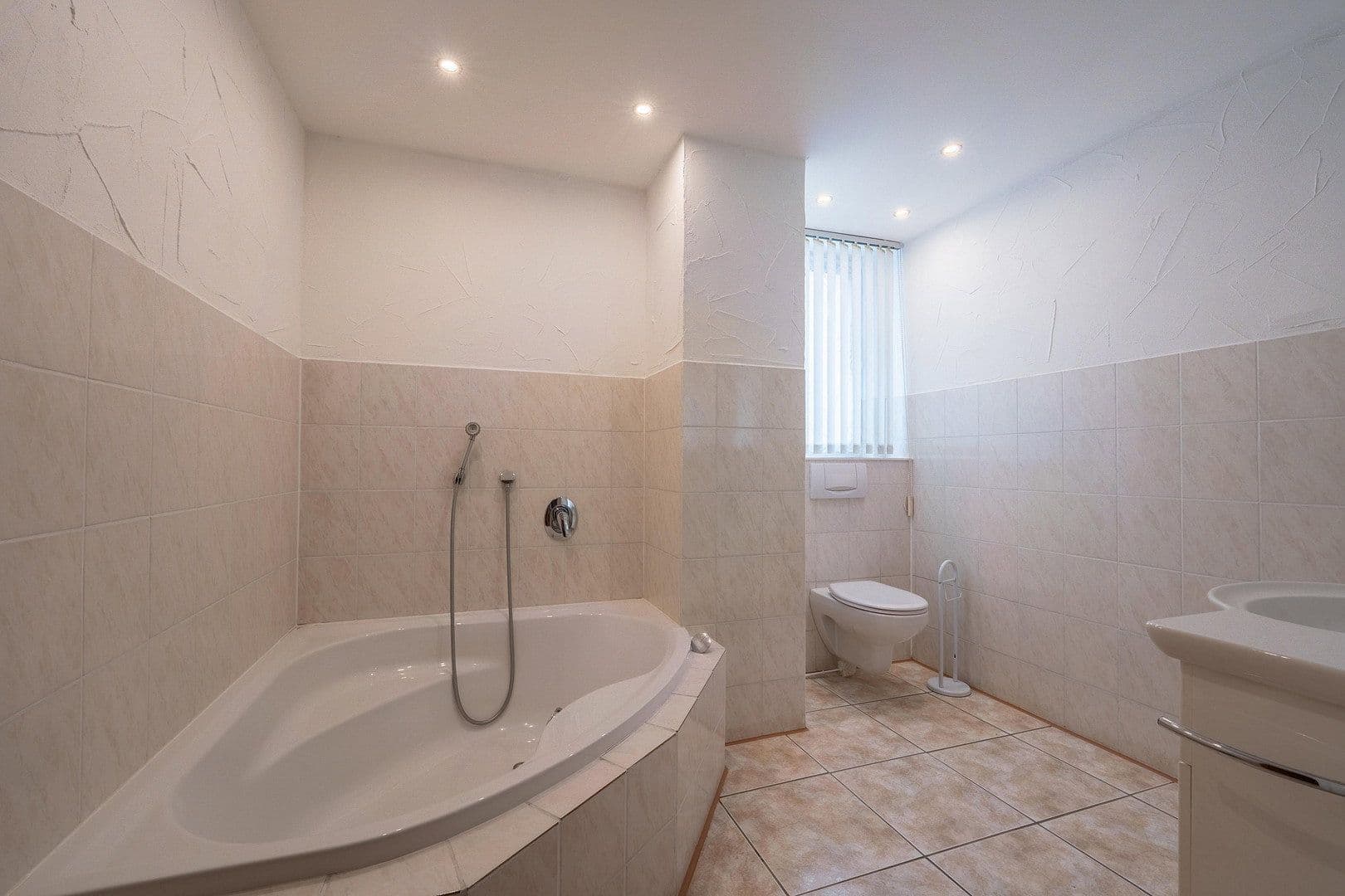 Predaj domu 146 m², pozemok 180 m², Kirchhain, Hesensko Predaj domu 146 m², pozemok 180 m², Kirchhain, Hesensko