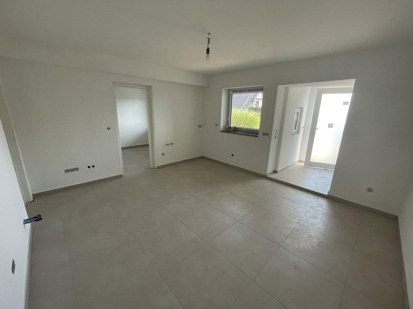 Predaj domu 195 m², pozemok 1.080 m², Föhren, Porýnie-Falcko Predaj domu 195 m², pozemok 1.080 m², Föhren, Porýnie-Falcko