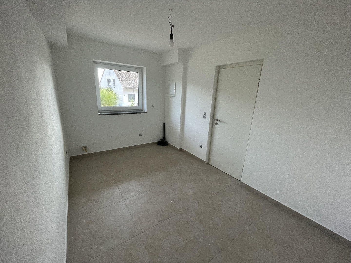 Predaj domu 195 m², pozemok 1.080 m², Föhren, Porýnie-Falcko Predaj domu 195 m², pozemok 1.080 m², Föhren, Porýnie-Falcko