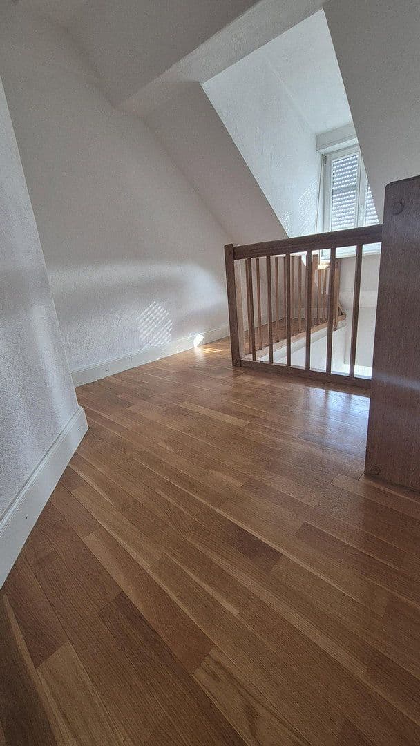 Prenájom bytu 3-izbový 110 m², Karl-Schumacher-Strasse 2, Sinsheim, Bádensko-Wurttembersko Prenájom bytu 3-izbový 110 m², Karl-Schumacher-Strasse 2, Sinsheim, Bádensko-Wurttembersko