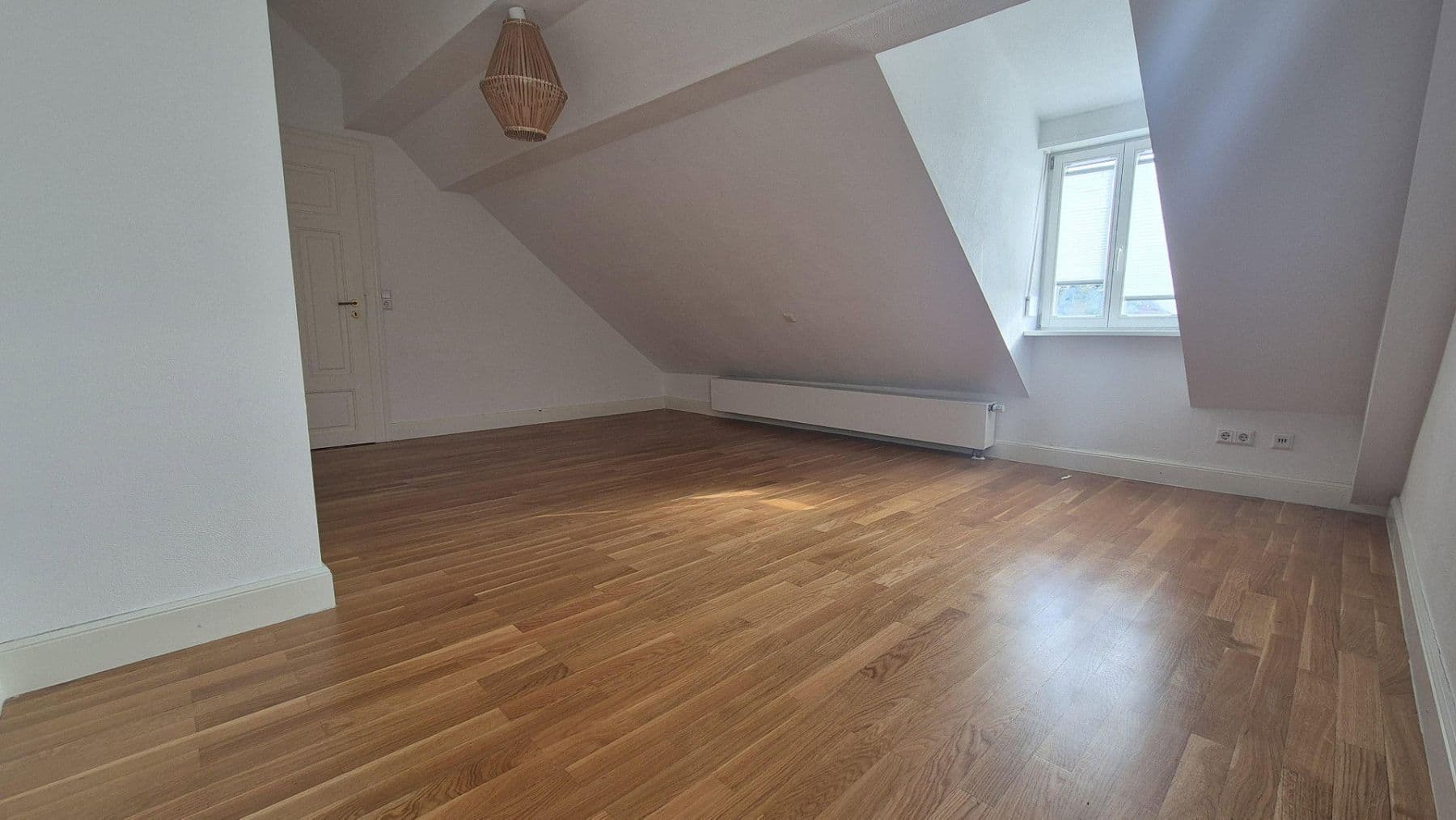 Prenájom bytu 3-izbový 110 m², Karl-Schumacher-Strasse 2, Sinsheim, Bádensko-Wurttembersko Prenájom bytu 3-izbový 110 m², Karl-Schumacher-Strasse 2, Sinsheim, Bádensko-Wurttembersko