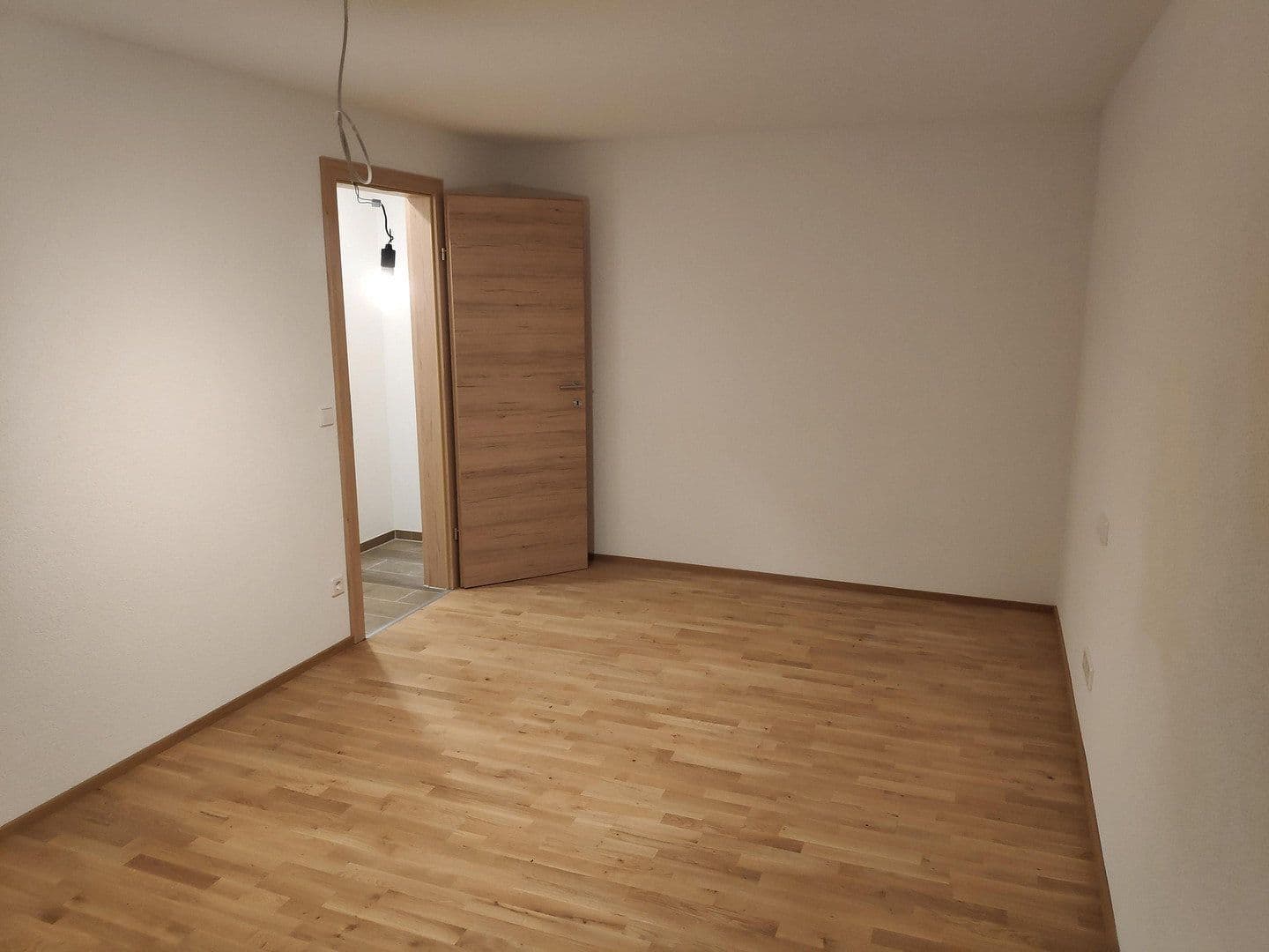 Prenájom bytu 3-izbový 83 m², Neuhausen auf den Fildern, Bádensko-Wurttembersko Prenájom bytu 3-izbový 83 m², Neuhausen auf den Fildern, Bádensko-Wurttembersko