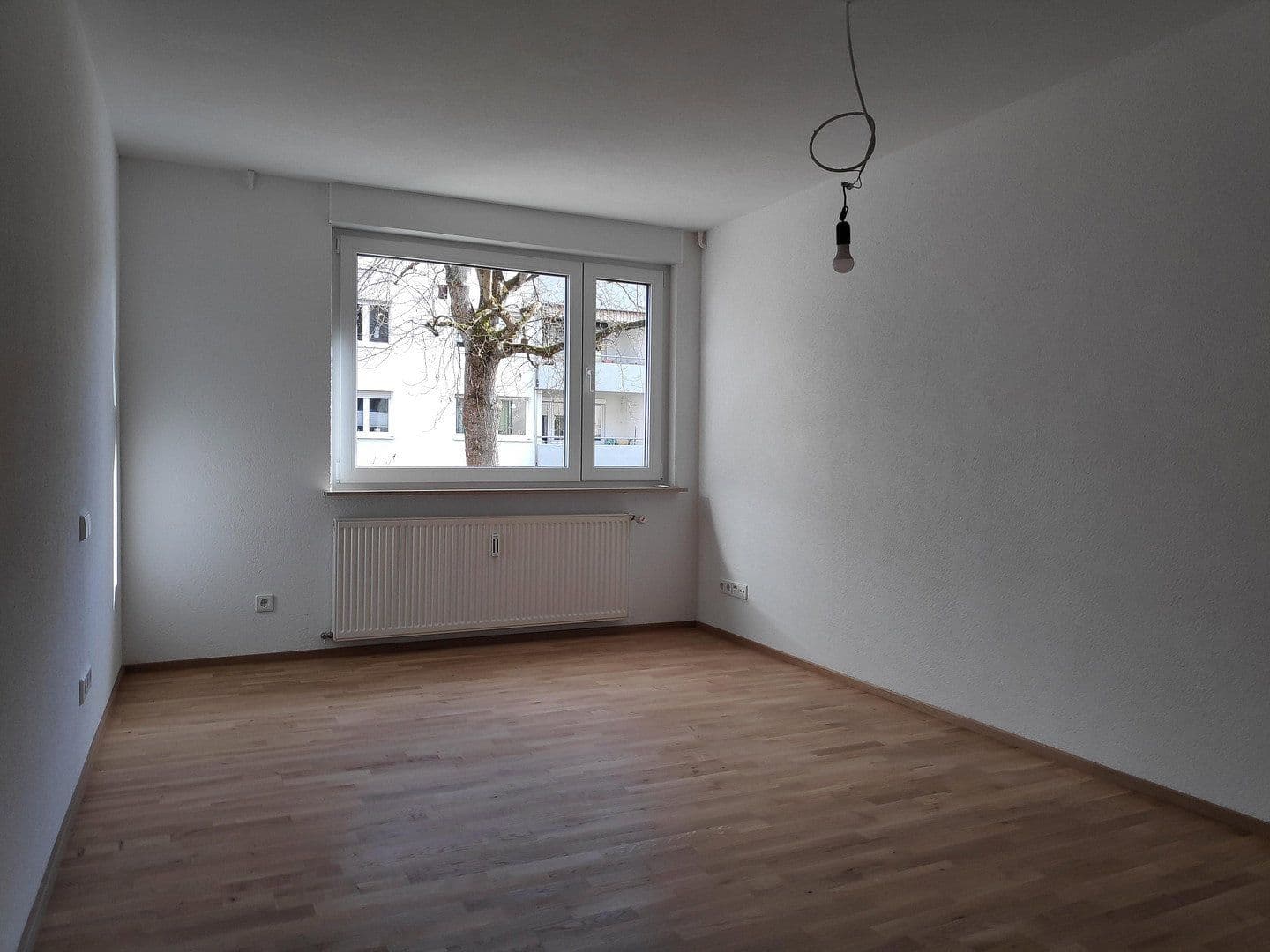 Prenájom bytu 3-izbový 83 m², Neuhausen auf den Fildern, Bádensko-Wurttembersko Prenájom bytu 3-izbový 83 m², Neuhausen auf den Fildern, Bádensko-Wurttembersko