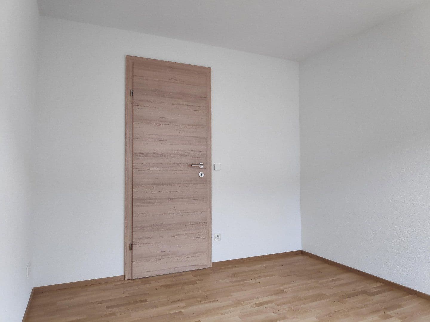 Prenájom bytu 3-izbový 83 m², Neuhausen auf den Fildern, Bádensko-Wurttembersko Prenájom bytu 3-izbový 83 m², Neuhausen auf den Fildern, Bádensko-Wurttembersko