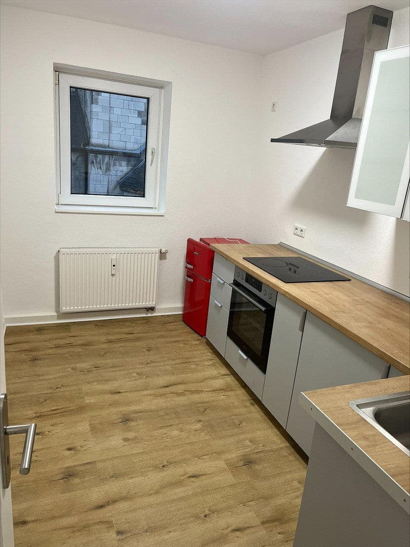 Prenájom bytu 1-izbový 40 m², Rather Kirchplatz 1, Düsseldorf, Severné Porýnie - Westfálsko Prenájom bytu 1-izbový 40 m², Rather Kirchplatz 1, Düsseldorf, Severné Porýnie - Westfálsko