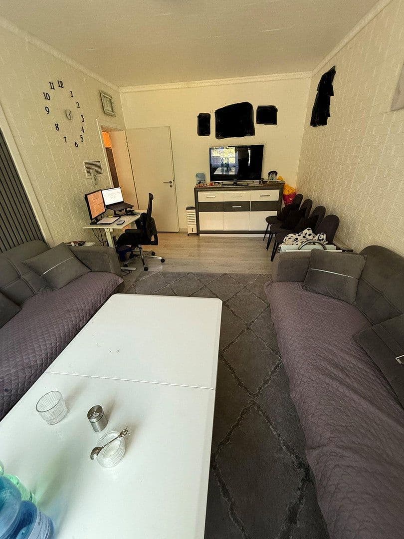 Prenájom bytu 3-izbový 63 m², Rommerskircher Straße, Köln, Severné Porýnie - Westfálsko Prenájom bytu 3-izbový 63 m², Rommerskircher Straße, Köln, Severné Porýnie - Westfálsko