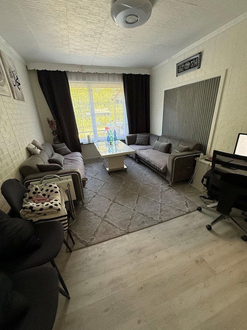 Prenájom bytu 3-izbový 63 m², Rommerskircher Straße, Köln, Severné Porýnie - Westfálsko Prenájom bytu 3-izbový 63 m², Rommerskircher Straße, Köln, Severné Porýnie - Westfálsko