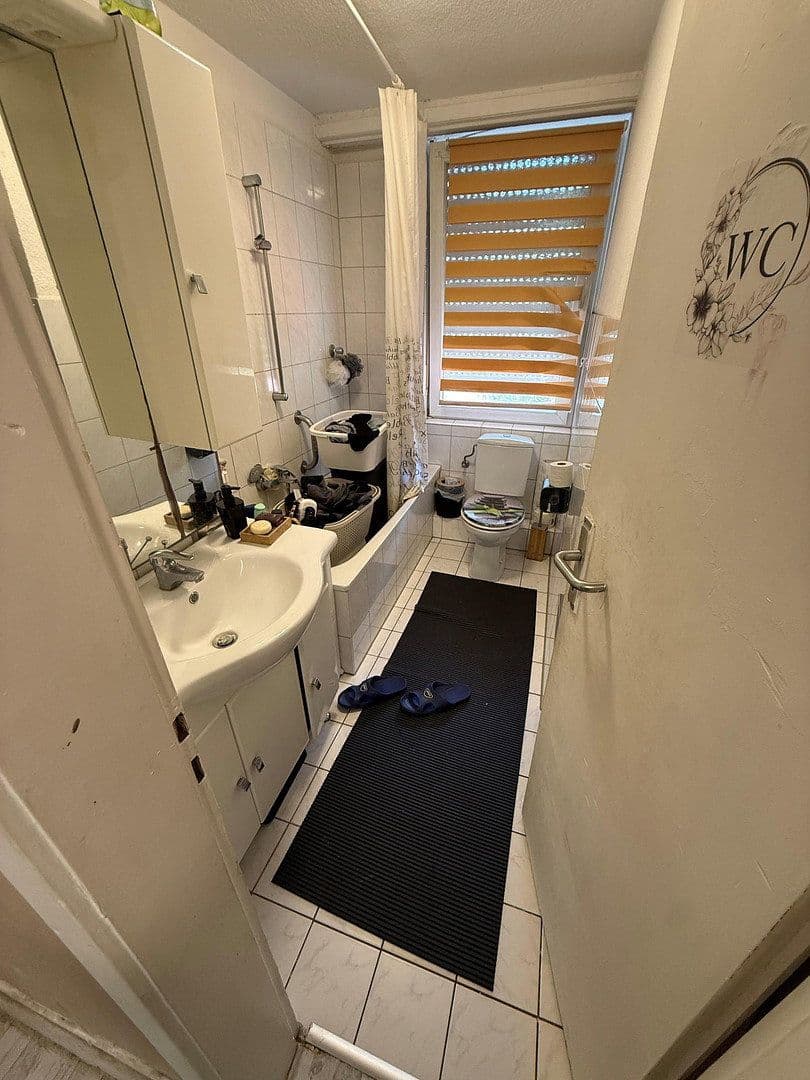 Prenájom bytu 3-izbový 63 m², Rommerskircher Straße, Köln, Severné Porýnie - Westfálsko Prenájom bytu 3-izbový 63 m², Rommerskircher Straße, Köln, Severné Porýnie - Westfálsko
