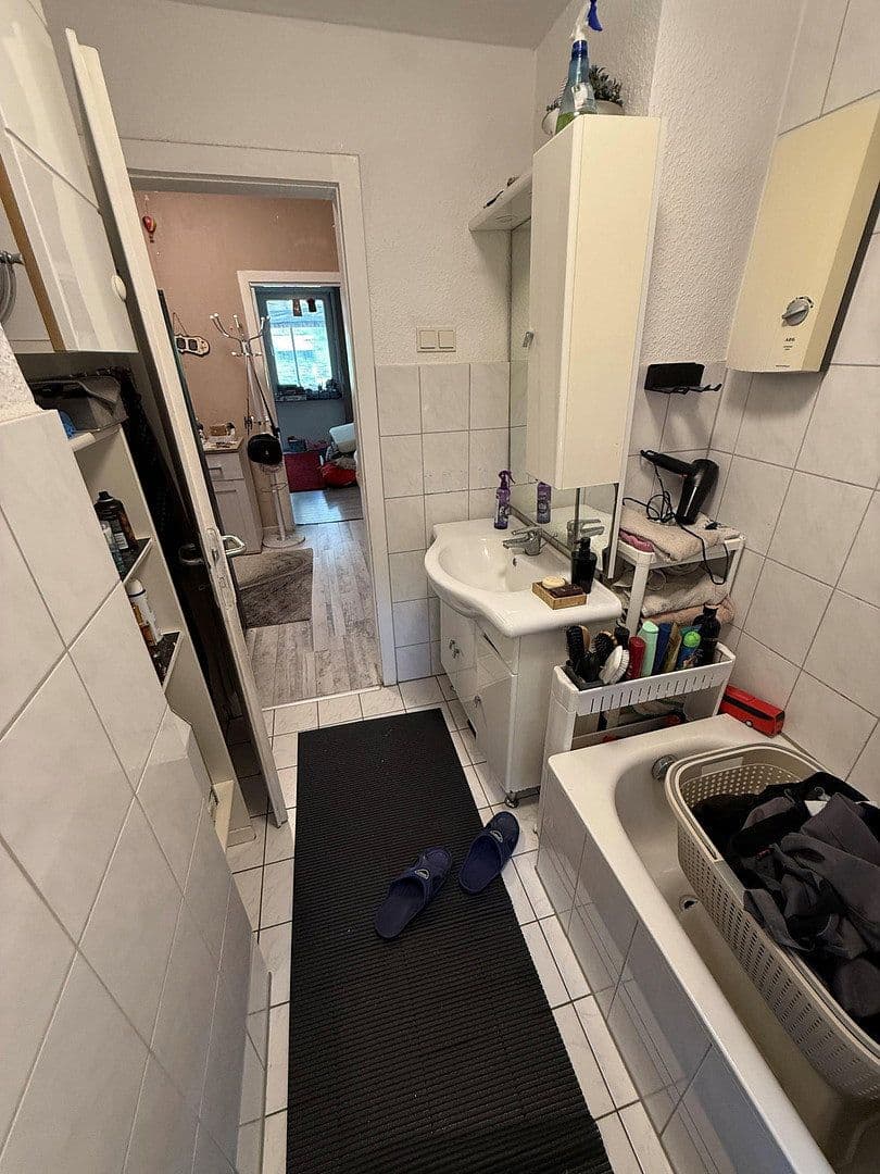 Prenájom bytu 3-izbový 63 m², Rommerskircher Straße, Köln, Severné Porýnie - Westfálsko Prenájom bytu 3-izbový 63 m², Rommerskircher Straße, Köln, Severné Porýnie - Westfálsko