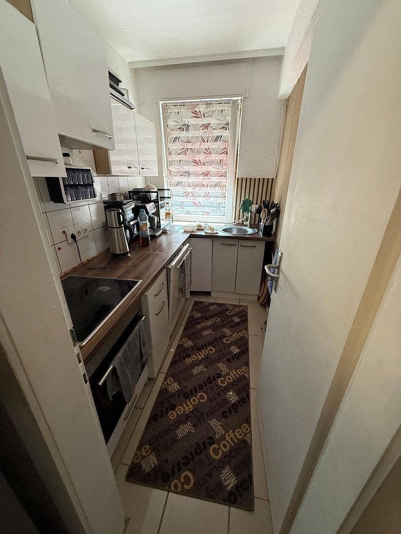 Prenájom bytu 3-izbový 63 m², Rommerskircher Straße, Köln, Severné Porýnie - Westfálsko Prenájom bytu 3-izbový 63 m², Rommerskircher Straße, Köln, Severné Porýnie - Westfálsko