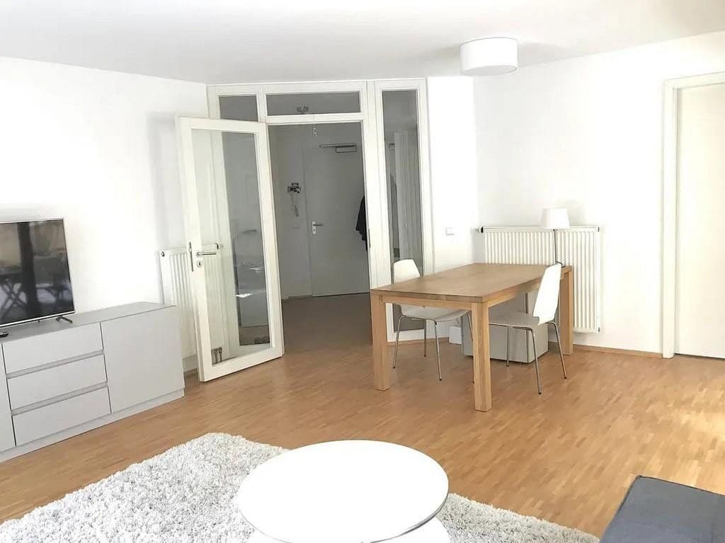 Prenájom bytu 1-izbový 17 m², München, Bavorsko Prenájom bytu 1-izbový 17 m², München, Bavorsko