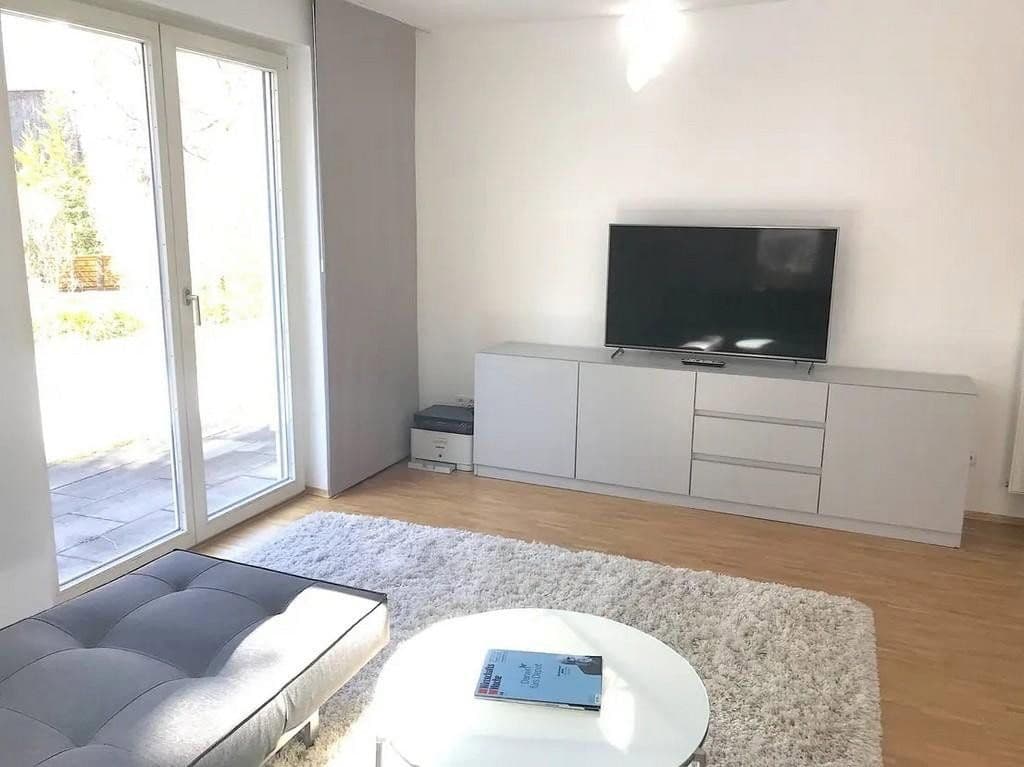 Prenájom bytu 1-izbový 17 m², München, Bavorsko Prenájom bytu 1-izbový 17 m², München, Bavorsko