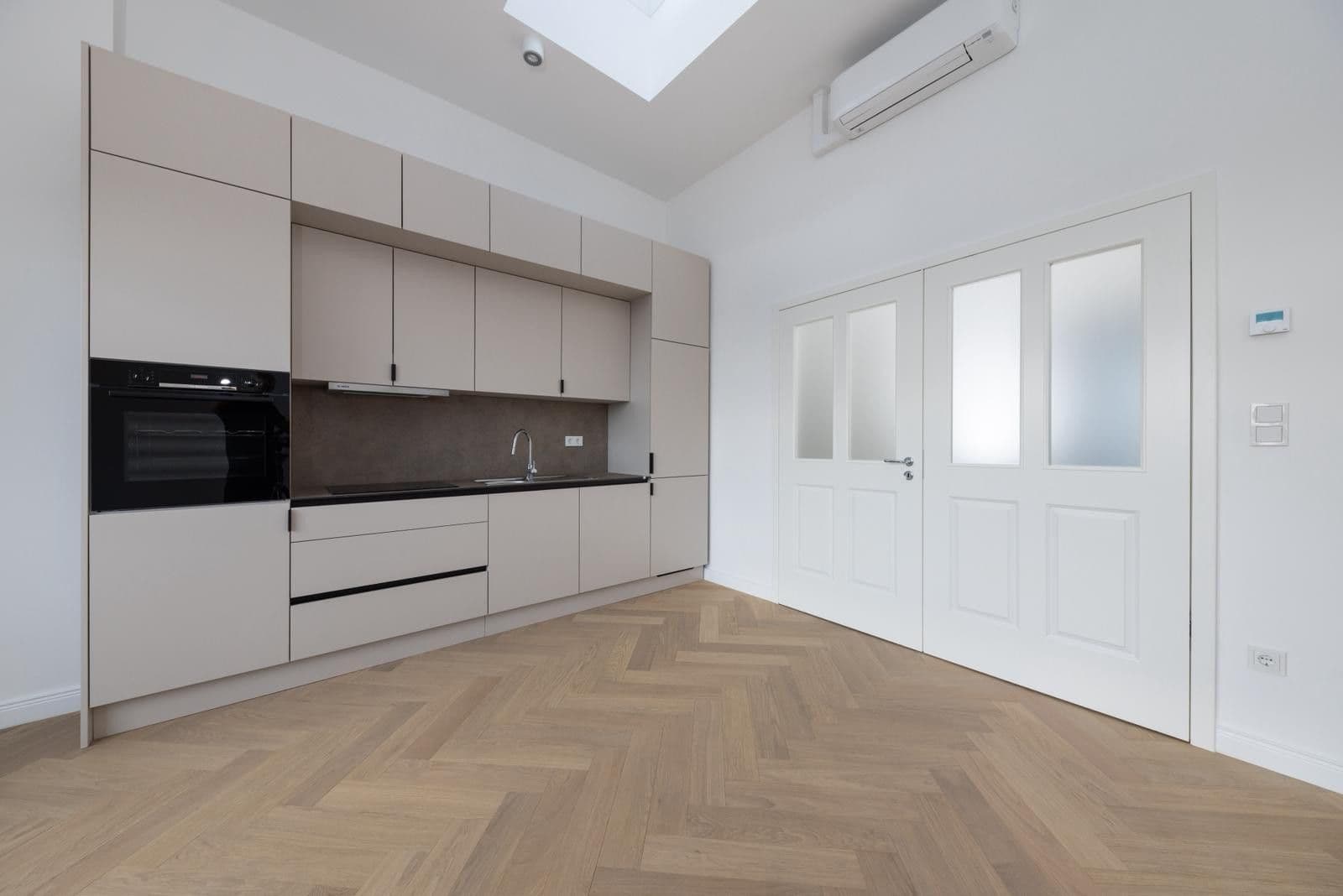 Predaj bytu 3-izbový 82 m², Schönebergerstraße 9, Berlin, Berlín Predaj bytu 3-izbový 82 m², Schönebergerstraße 9, Berlin, Berlín