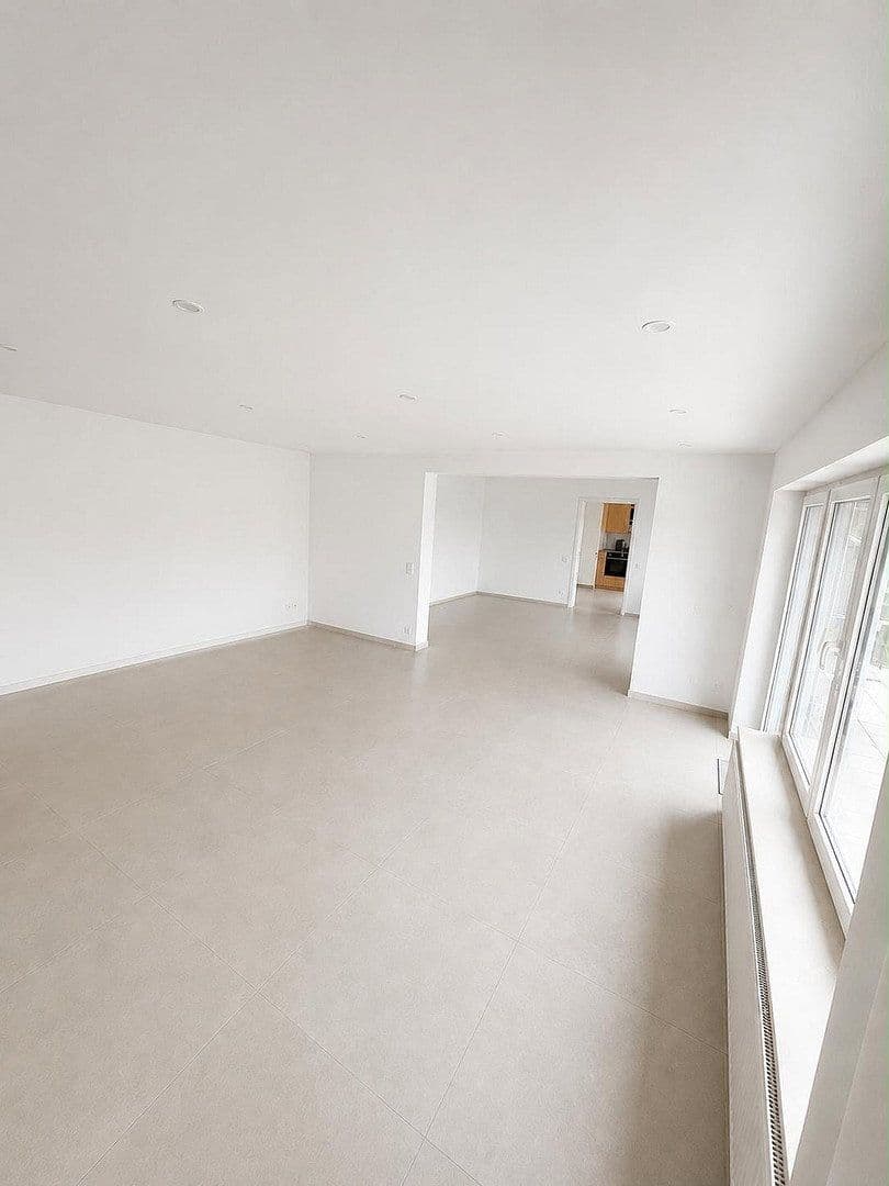 Prenájom bytu 3-izbový 107 m², Eichenweg 3, Waldbronn, Bádensko-Wurttembersko Prenájom bytu 3-izbový 107 m², Eichenweg 3, Waldbronn, Bádensko-Wurttembersko