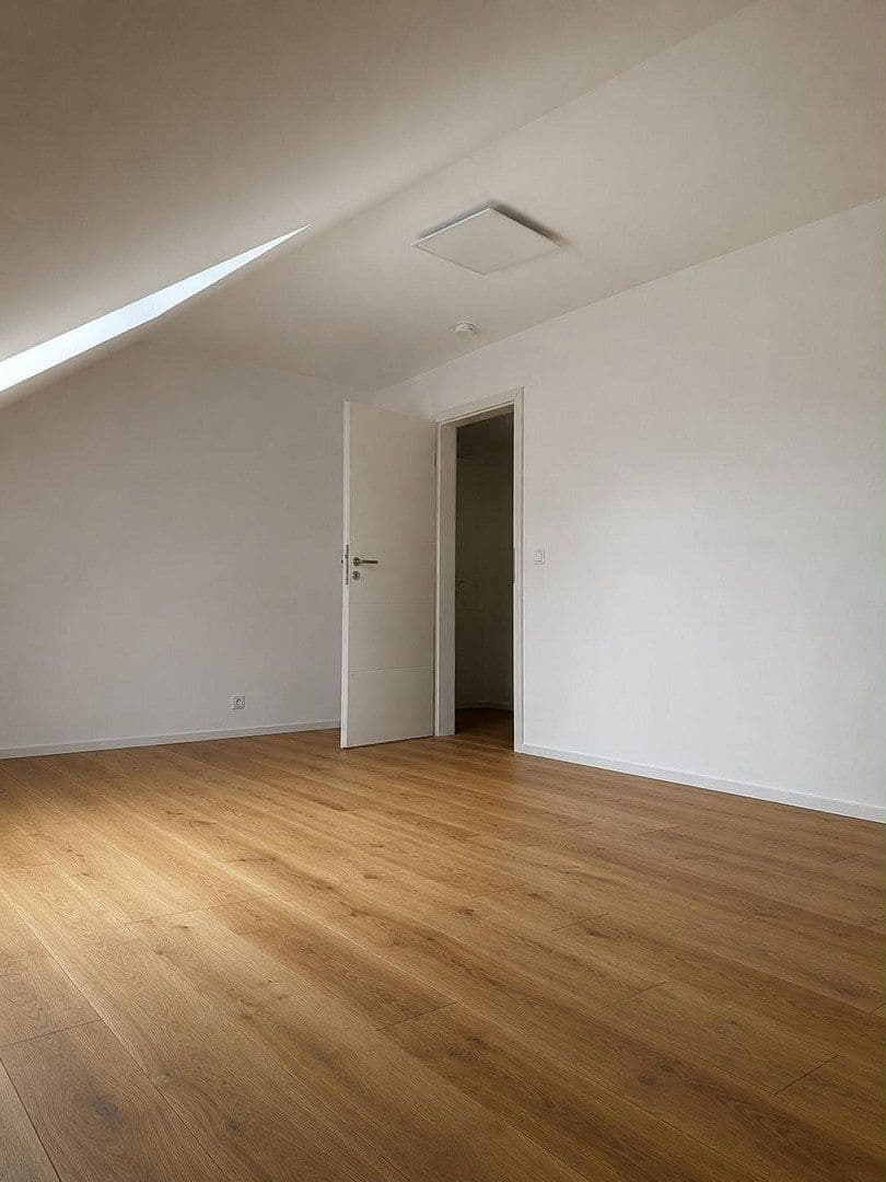 Prenájom bytu 3-izbový 107 m², Eichenweg 3, Waldbronn, Bádensko-Wurttembersko Prenájom bytu 3-izbový 107 m², Eichenweg 3, Waldbronn, Bádensko-Wurttembersko
