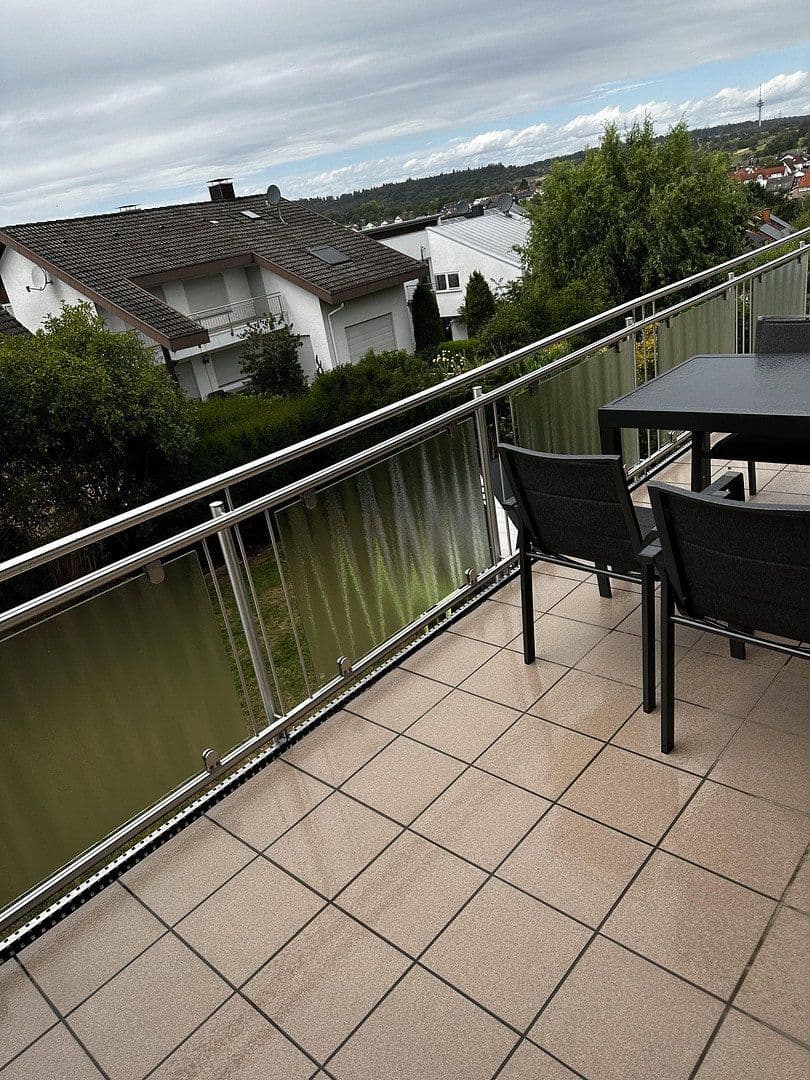 Prenájom bytu 3-izbový 107 m², Eichenweg 3, Waldbronn, Bádensko-Wurttembersko Prenájom bytu 3-izbový 107 m², Eichenweg 3, Waldbronn, Bádensko-Wurttembersko