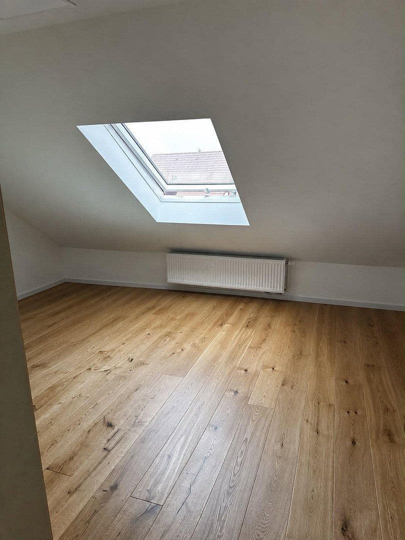 Prenájom bytu 3-izbový 107 m², Eichenweg 3, Waldbronn, Bádensko-Wurttembersko Prenájom bytu 3-izbový 107 m², Eichenweg 3, Waldbronn, Bádensko-Wurttembersko