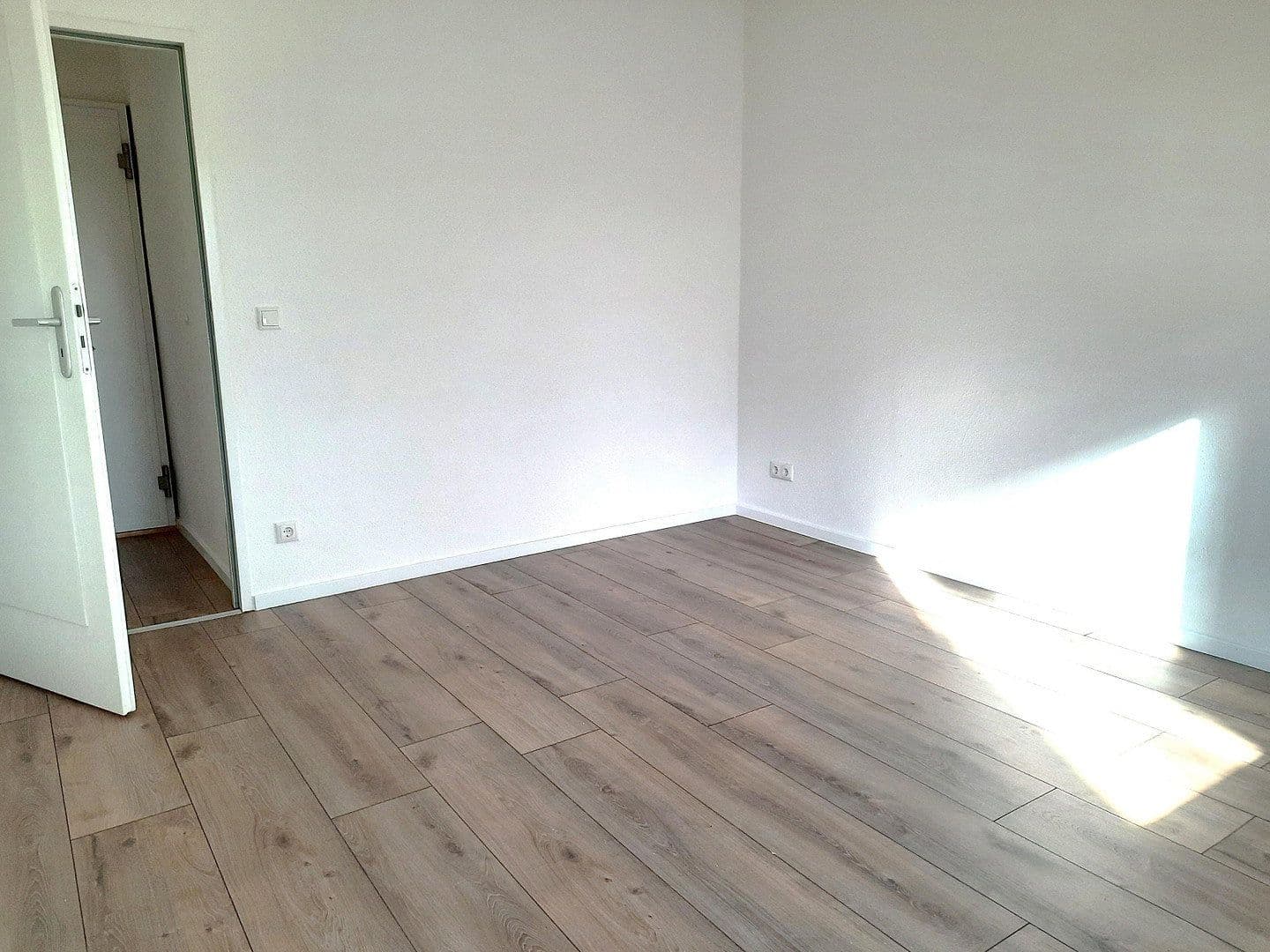 Predaj bytu 3-izbový 72 m², Berlin, Berlín Predaj bytu 3-izbový 72 m², Berlin, Berlín