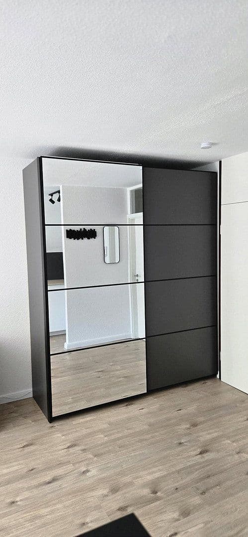Prenájom bytu 1-izbový 33 m², Wiener Weg 1a, Köln, Severné Porýnie - Westfálsko Prenájom bytu 1-izbový 33 m², Wiener Weg 1a, Köln, Severné Porýnie - Westfálsko