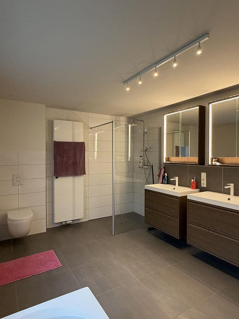 Predaj domu 200 m², pozemok 1.190 m², Dillingen/Saar, Sársko Predaj domu 200 m², pozemok 1.190 m², Dillingen/Saar, Sársko