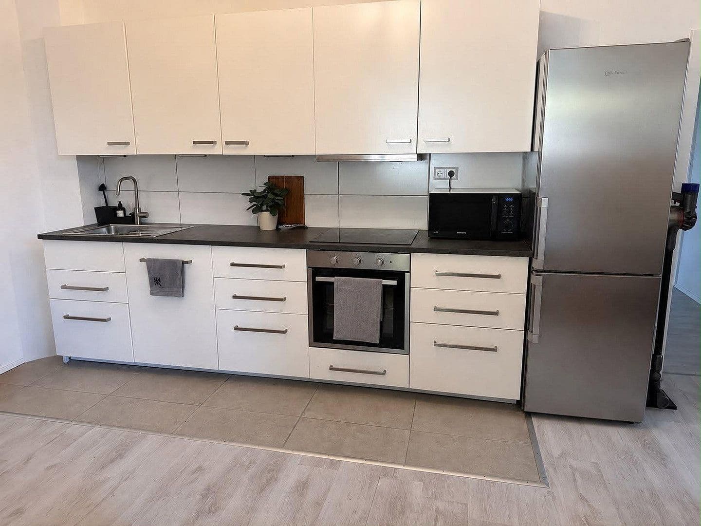 Prenájom bytu 4-izbový 104 m², Bahnhofstr. 25, Mosbach, Bádensko-Wurttembersko Prenájom bytu 4-izbový 104 m², Bahnhofstr. 25, Mosbach, Bádensko-Wurttembersko