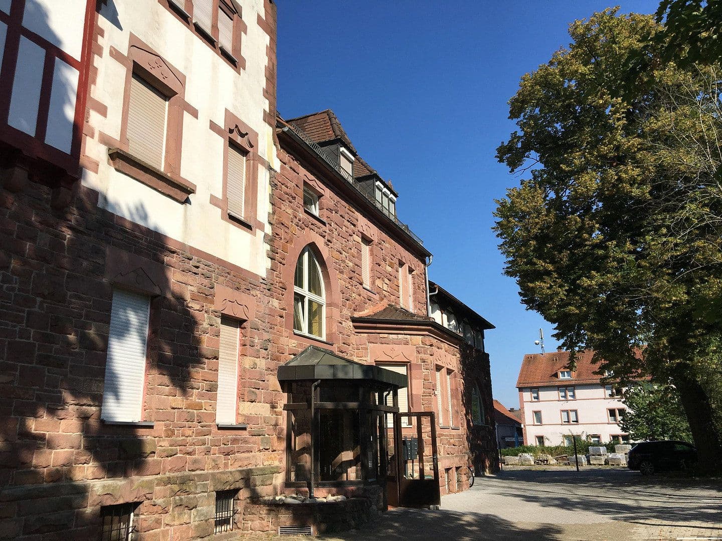 Prenájom bytu 4-izbový 104 m², Bahnhofstr. 25, Mosbach, Bádensko-Wurttembersko Prenájom bytu 4-izbový 104 m², Bahnhofstr. 25, Mosbach, Bádensko-Wurttembersko
