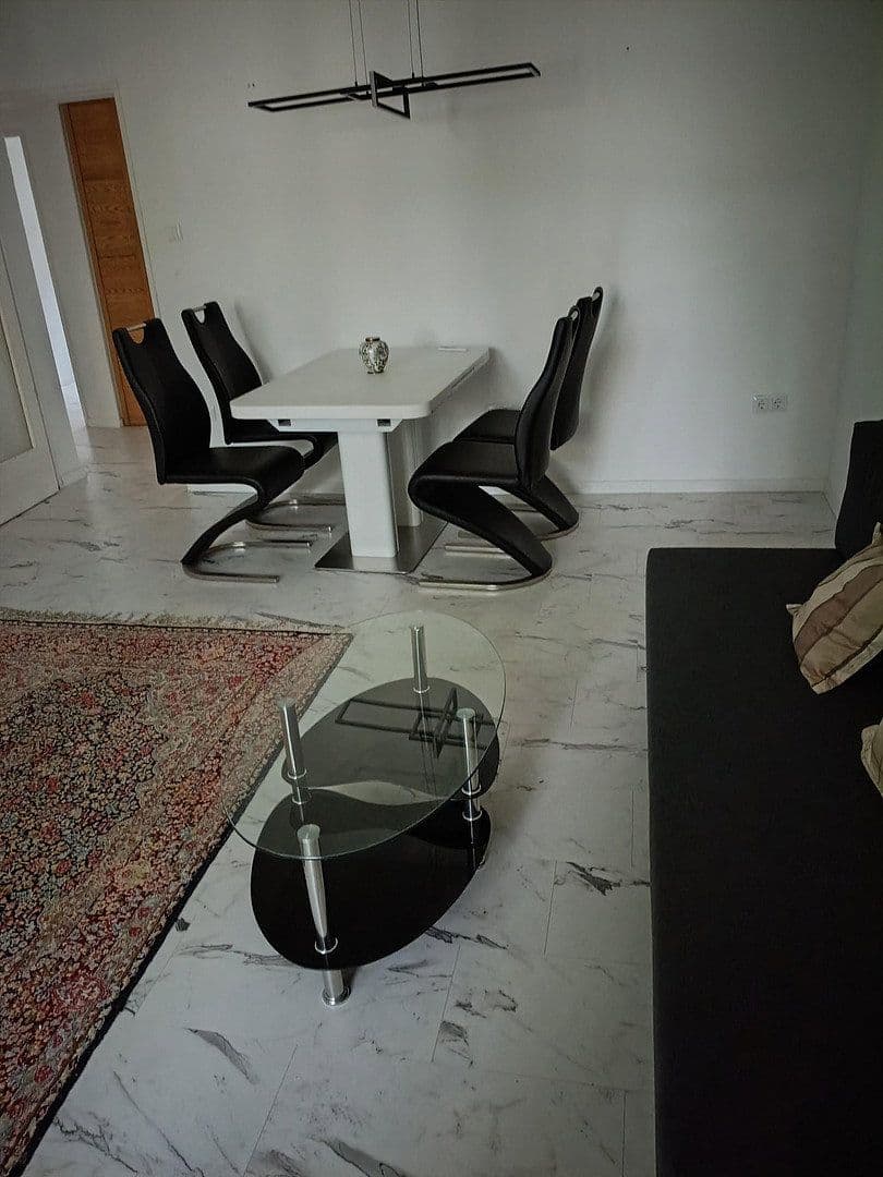 Prenájom bytu 3-izbový 75 m², Berlin, Berlín Prenájom bytu 3-izbový 75 m², Berlin, Berlín