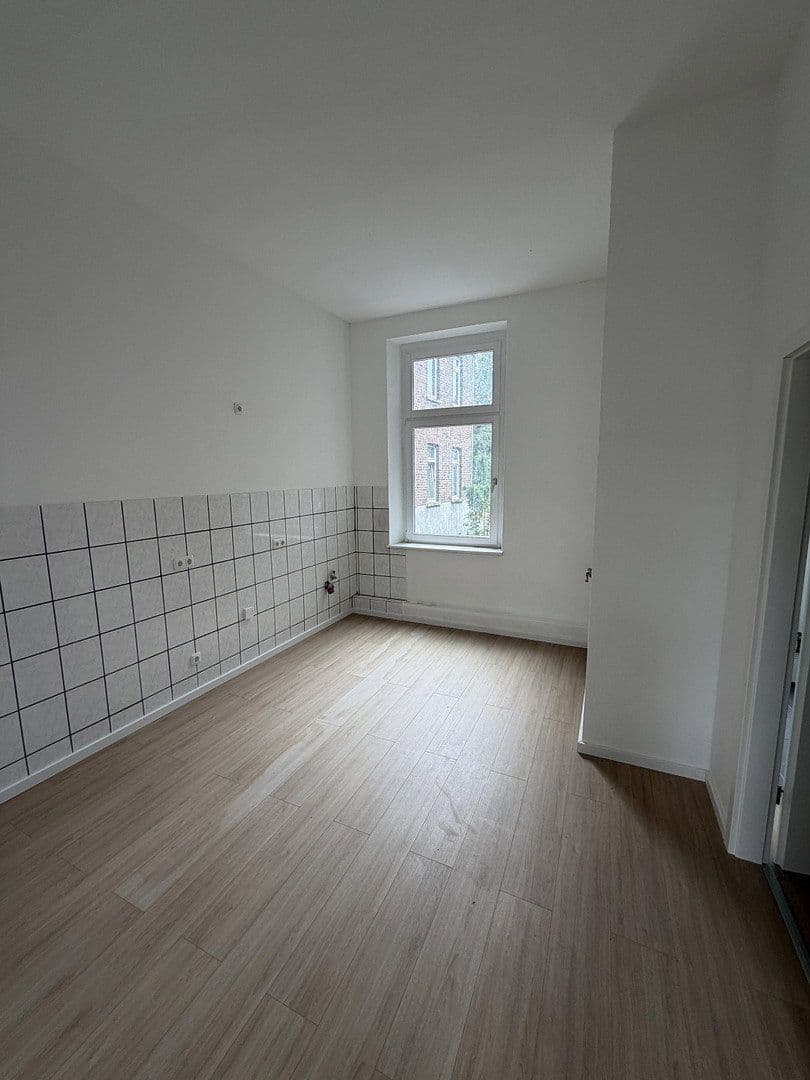 Prenájom bytu 2-izbový 55 m², Adolfstraße 9, Krefeld, Severné Porýnie - Westfálsko Prenájom bytu 2-izbový 55 m², Adolfstraße 9, Krefeld, Severné Porýnie - Westfálsko