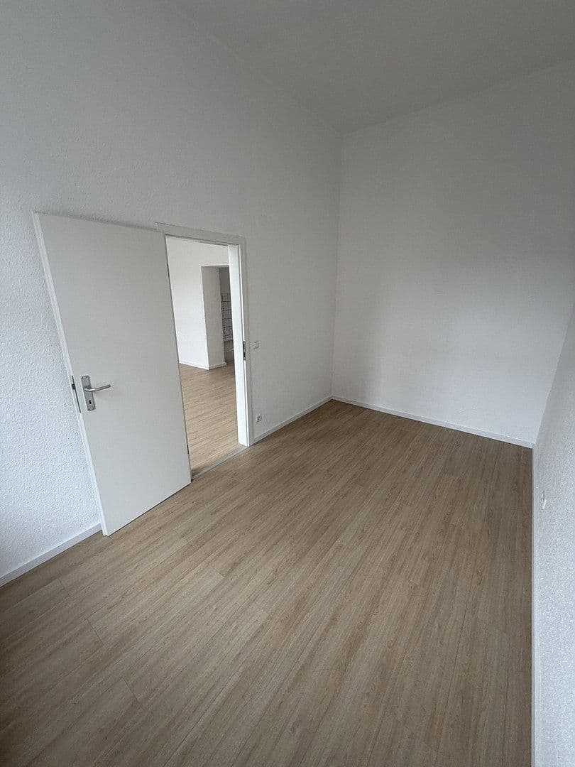 Prenájom bytu 2-izbový 55 m², Adolfstraße 9, Krefeld, Severné Porýnie - Westfálsko Prenájom bytu 2-izbový 55 m², Adolfstraße 9, Krefeld, Severné Porýnie - Westfálsko