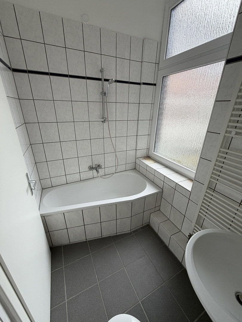 Prenájom bytu 2-izbový 55 m², Adolfstraße 9, Krefeld, Severné Porýnie - Westfálsko Prenájom bytu 2-izbový 55 m², Adolfstraße 9, Krefeld, Severné Porýnie - Westfálsko