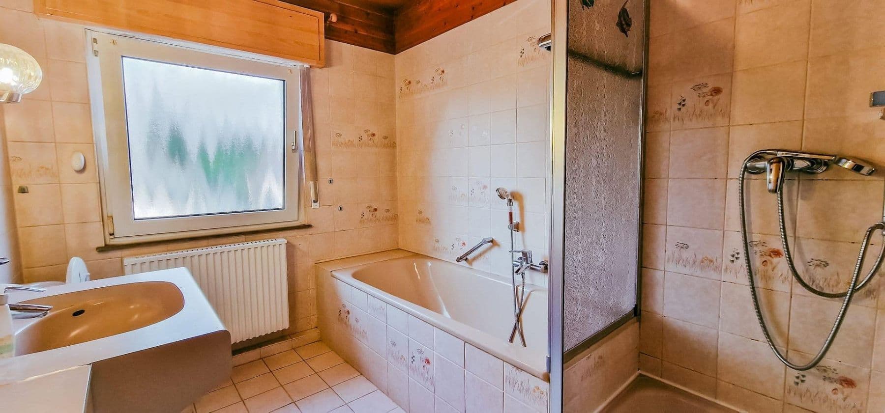 Predaj domu 122 m², pozemok 424 m², Karl Staib Str 35, Hattersheim am Main, Hesensko Predaj domu 122 m², pozemok 424 m², Karl Staib Str 35, Hattersheim am Main, Hesensko