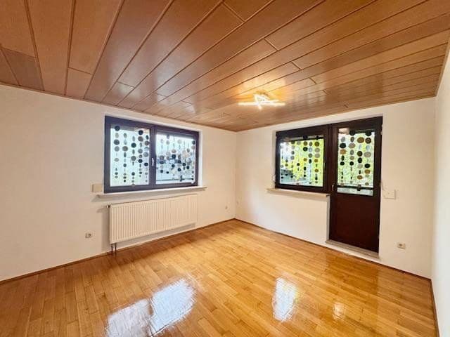 Prenájom bytu 3-izbový 76 m², Greifenklaustraße 12, Reckendorf, Bavorsko Prenájom bytu 3-izbový 76 m², Greifenklaustraße 12, Reckendorf, Bavorsko